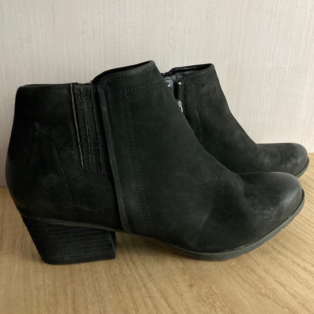 Blondo Valli Black Suede Ankle Booties 11